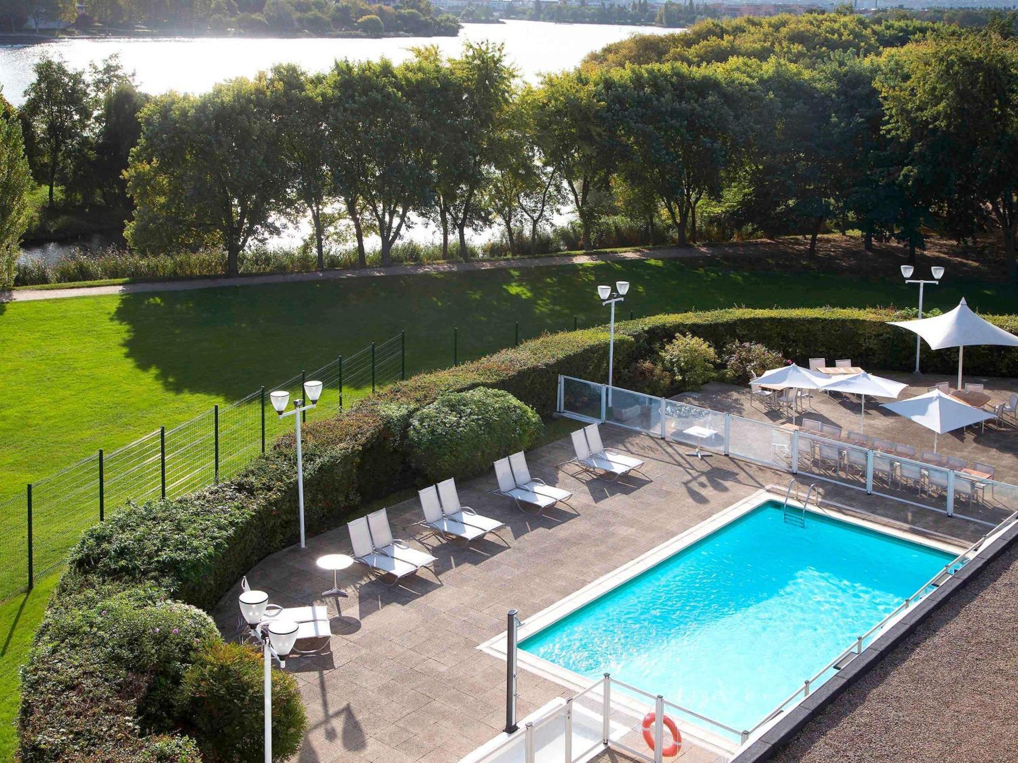 Novotel Paris Creteil Le Lac Экстерьер фото